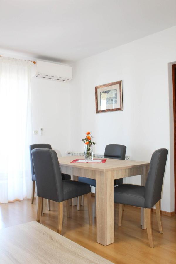 פורץ Apartment Dekovic מראה חיצוני תמונה