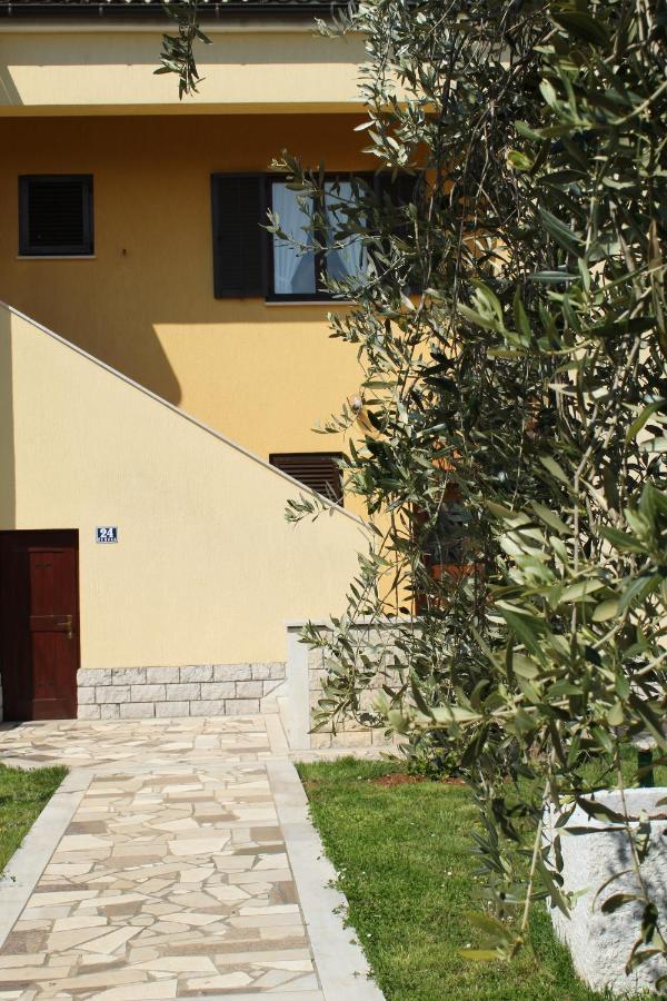 פורץ Apartment Dekovic מראה חיצוני תמונה