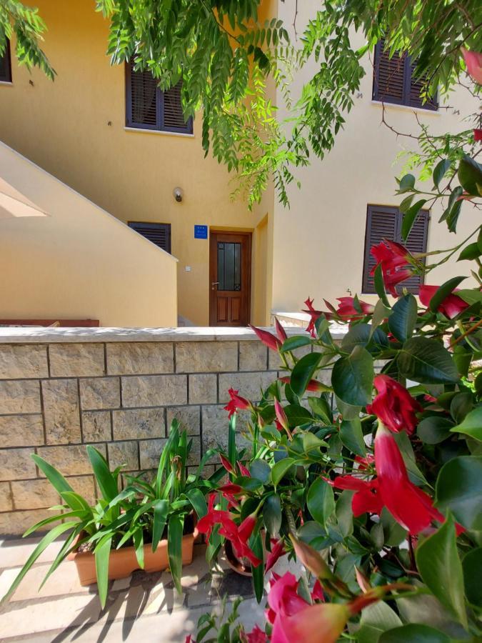 פורץ Apartment Dekovic מראה חיצוני תמונה